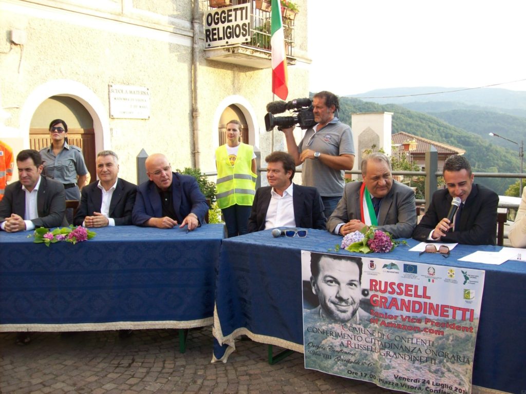 Russell vice presidente di Amazon è un nuovo cittadino