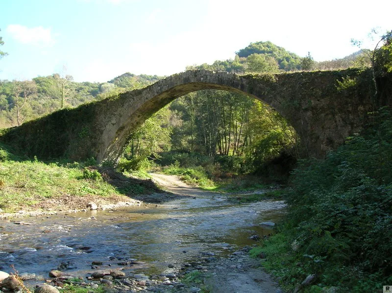 Ponte di epoca romana sul fiume Savuto detto di Annibale.