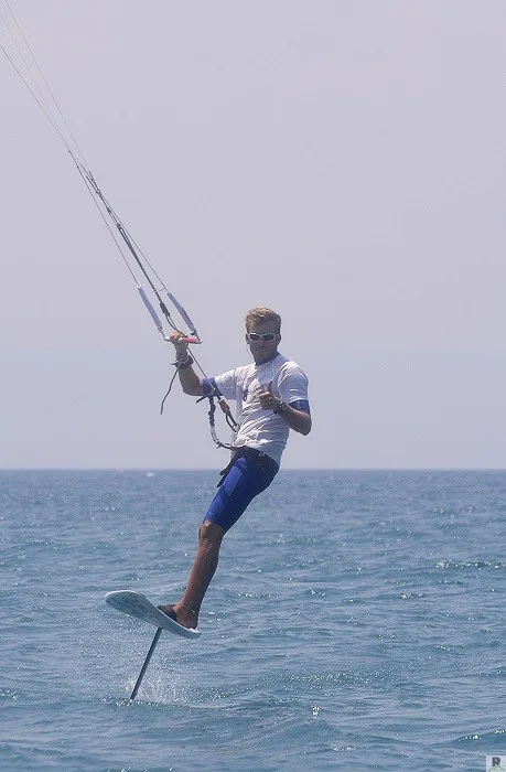 Kitesurf mondiale – Il francese Maxime Nocher, conferma la leadership nella specialità “Hydrofoil”