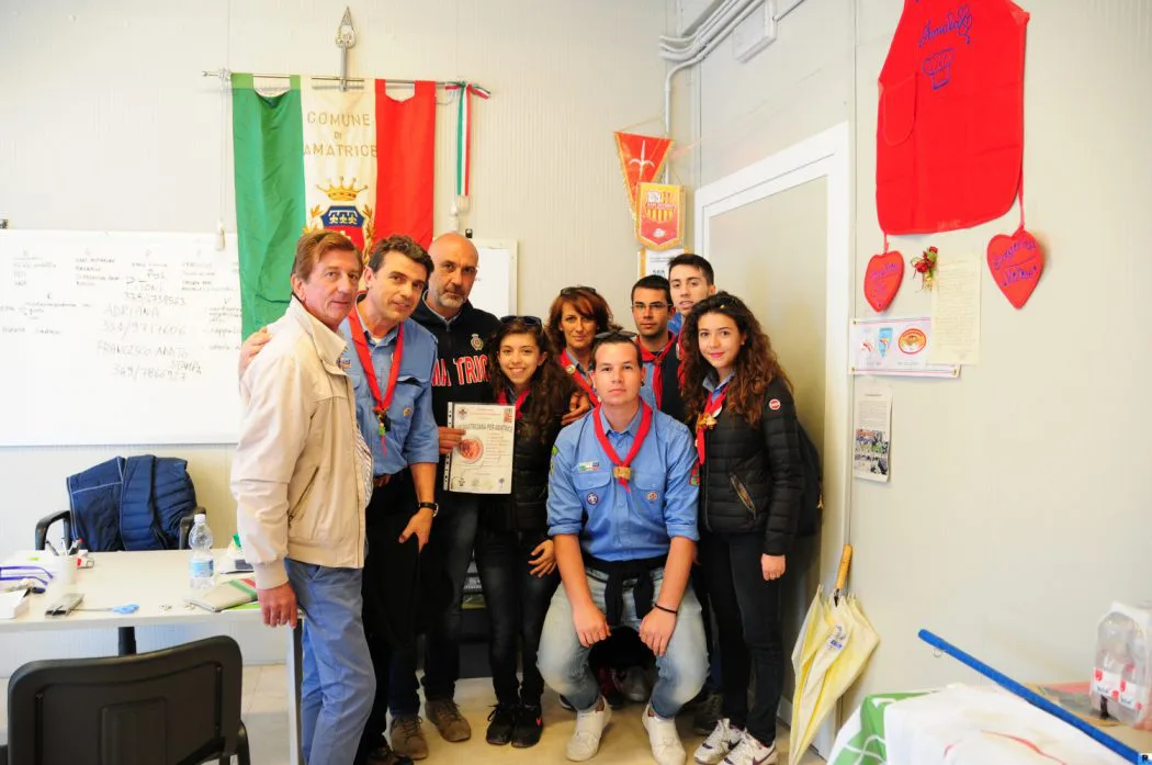 Gesto solidale per i terremotati di Amatrice da parte dei giovani del gruppo scout Serrastretta 2
