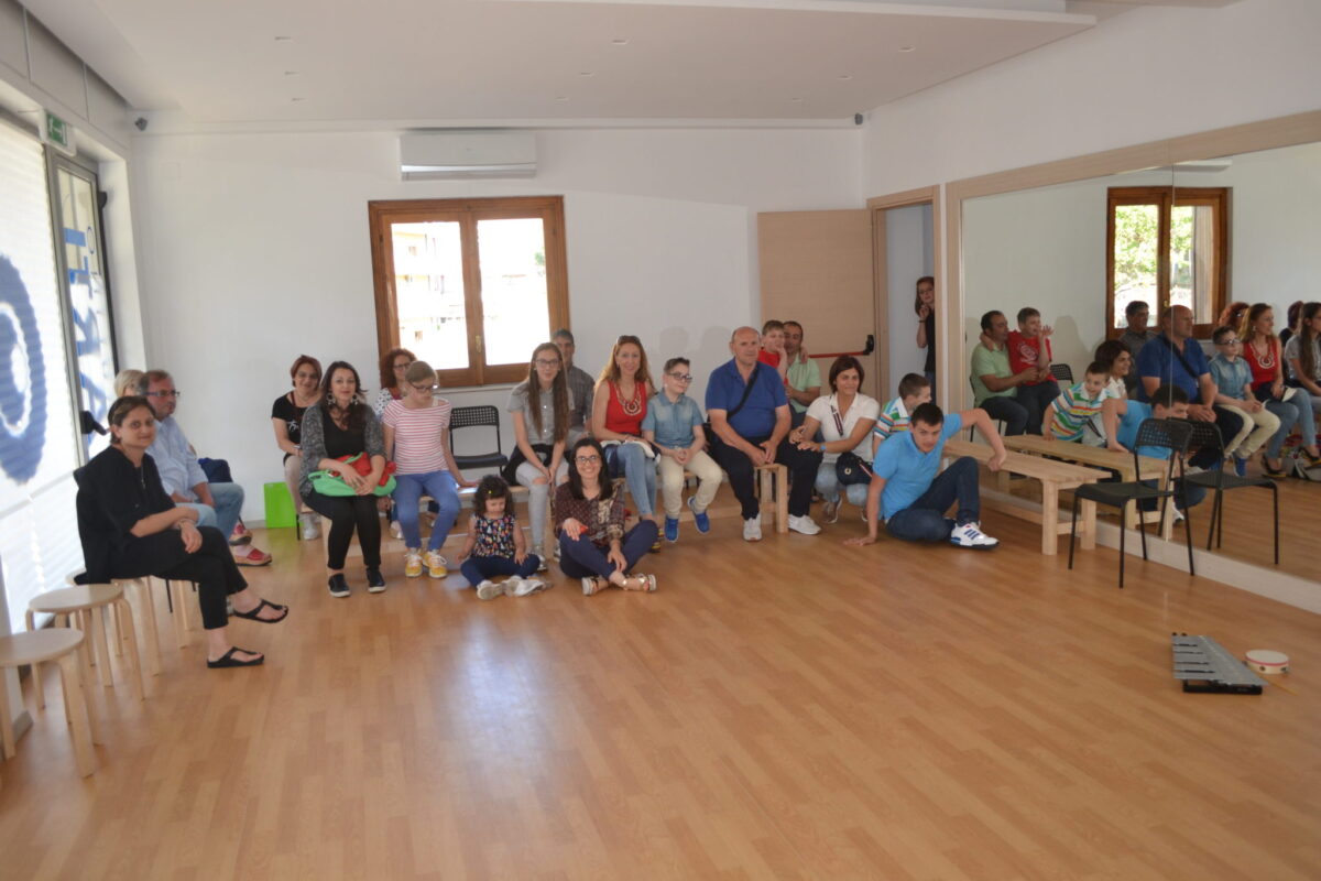 L’Associazione MUSICAmi fa festa con bambini e famiglie e fa un bilancio della sua attività nella musicoterapia