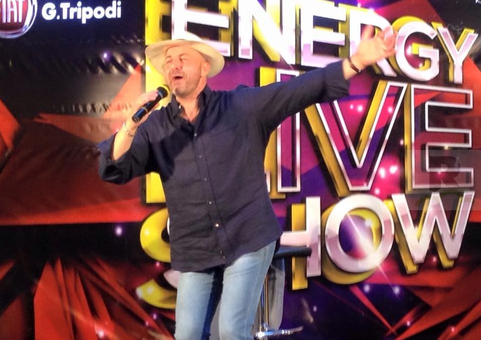 Da Serrastretta, Franco Scalise, corre per il mondo con due passioni: la musica e la radio