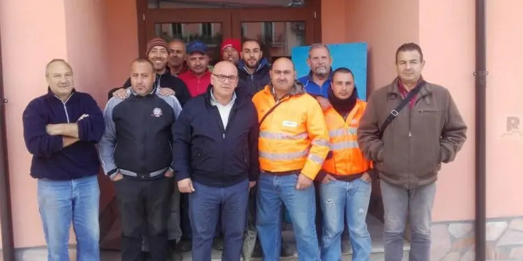 Bianchi, protestano i lavoratori percettori di mobilità in deroga del comune