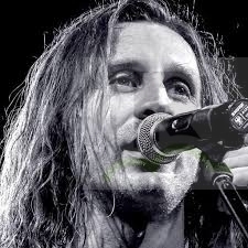 Sul “caso” Povia: meglio non fargli tanta pubblicità!