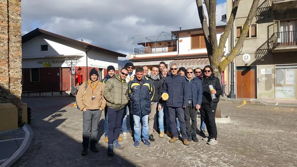 Bianchi, il lancio del formaggio: antichi giochi a volte ritornano