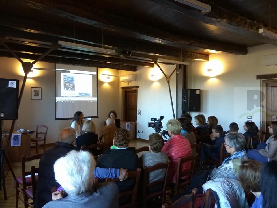 Angelina Pettinato presenta il suo nuovo romanzo “Ad un passo da noi”