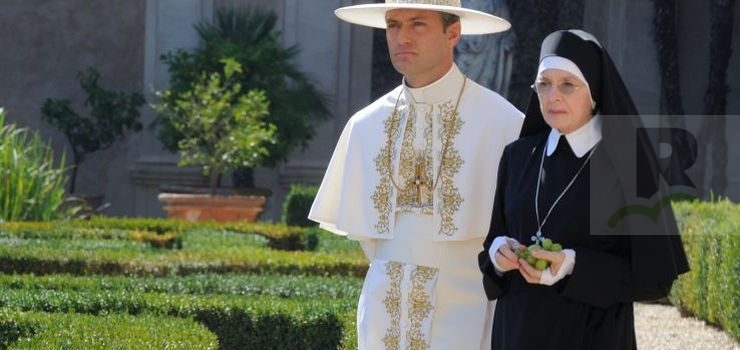Lamezia: con “Casa Chiostro” le serie Tv arrivano in centro, stasera “The Young Pope”