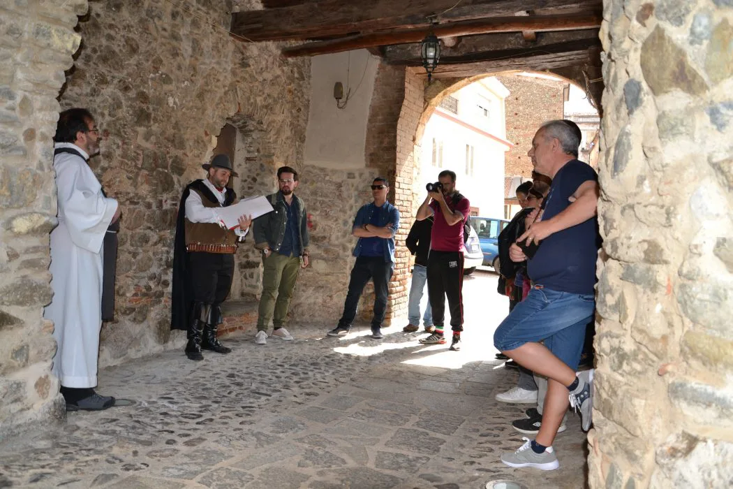 Prima escursione di trekking cittadino nel centro storico di Sambiase