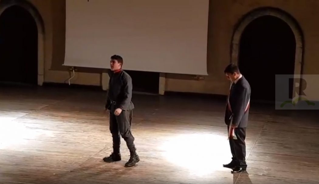 Studenti del “Rodari” presentano in teatro “Terra di nessuno”: facciamo che sia “Terra di Tutti”