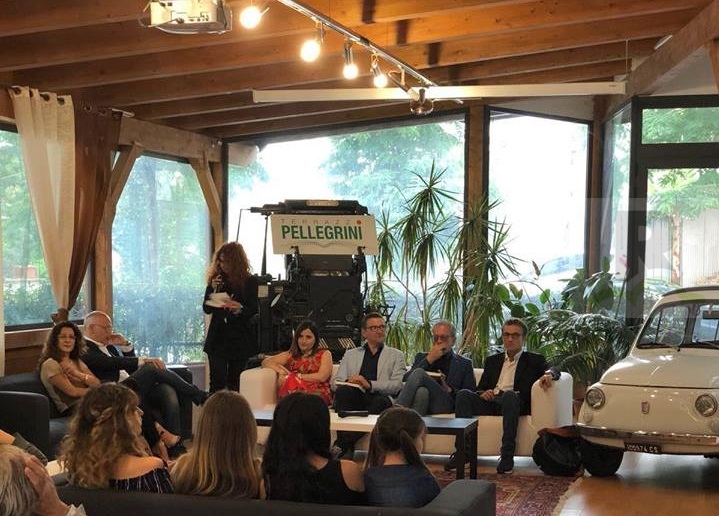 “Sono morto redattore”. Il cambio di vita di Roberto Grandinetti: da giornalista rinasce professore