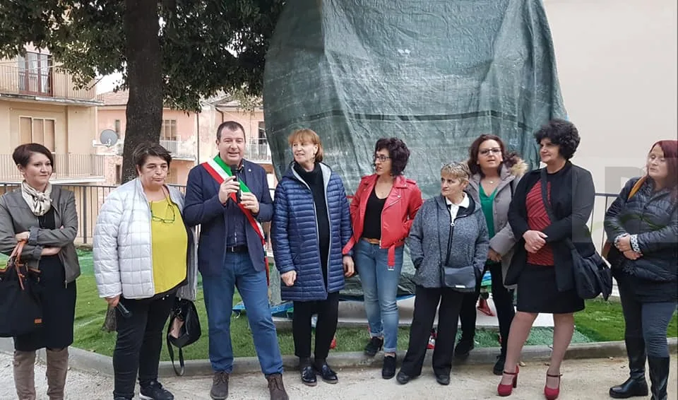 Scigliano, installata la “Panchina Rossa”: non è solo un simbolo