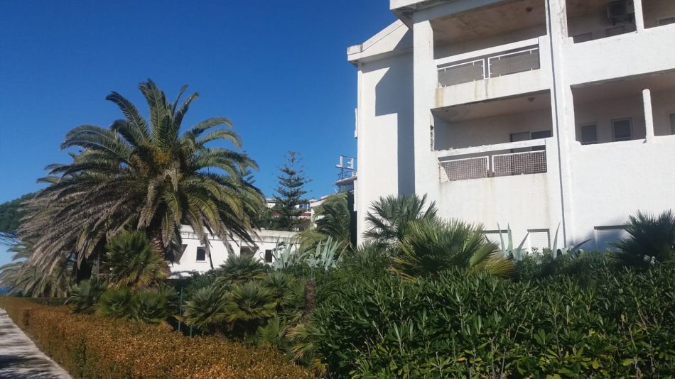 Striscia la Notizia, di nuovo in Calabria a Gizzeria per  sprechi e immobili abbandonati