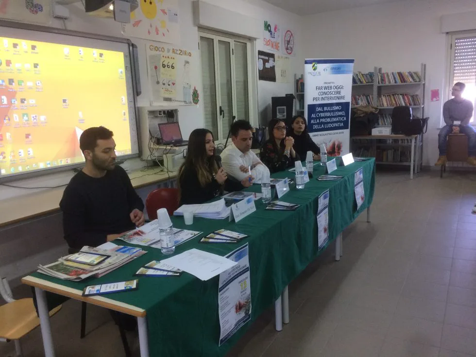 “Far web: conoscere per intervenire”. Iniziativa del Co.re.com Calabria nelle scuole a Petronà