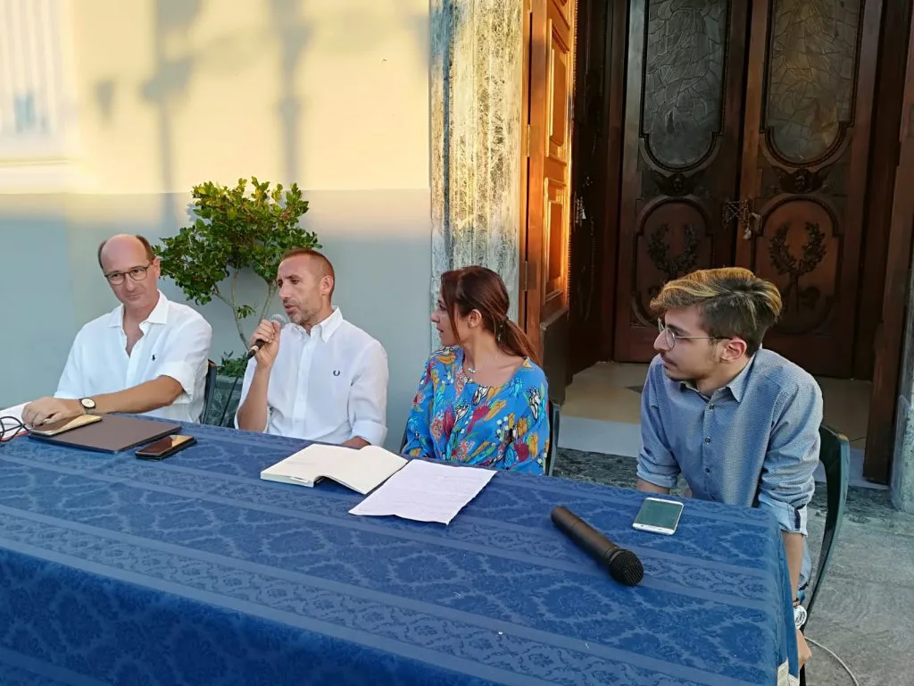 Fondazione Italiani.it e Asd Conflenti presentano il libro “Dimmi chi eri” del giornalista Ceniti