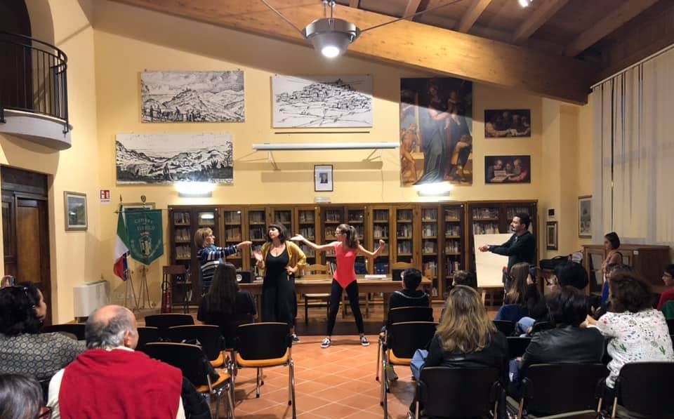 Ti ci hanno mandato mai a fare teatro? A Tiriolo si aprono le porte alla recitazione