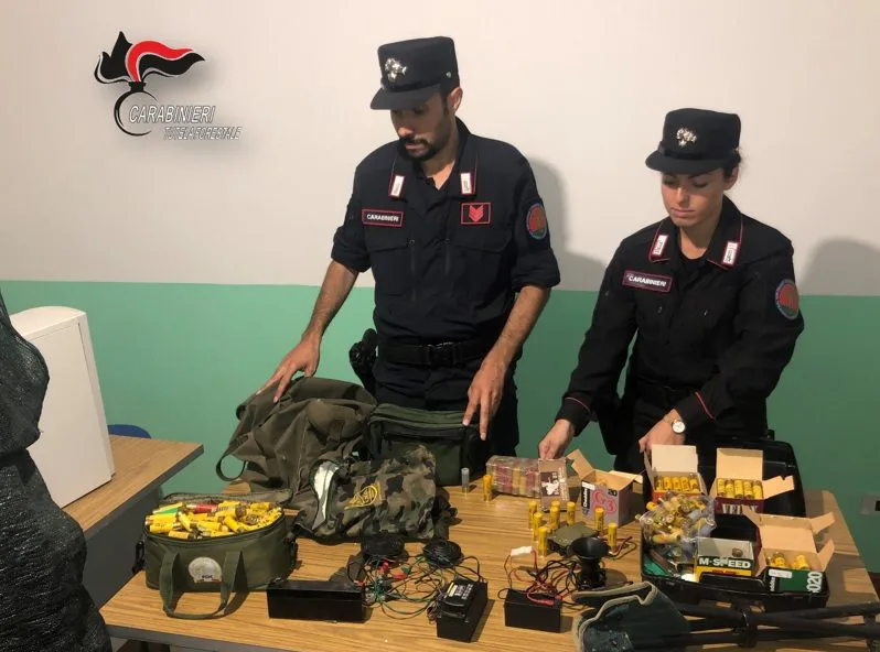 Soveria Mannelli e Lamezia Terme, caccia illecita: sequestro fucile, munizioni e richiami vietati