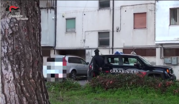 Girifalco, i Carabinieri eseguono due arresti per estorsione ad un ristoratore (video)