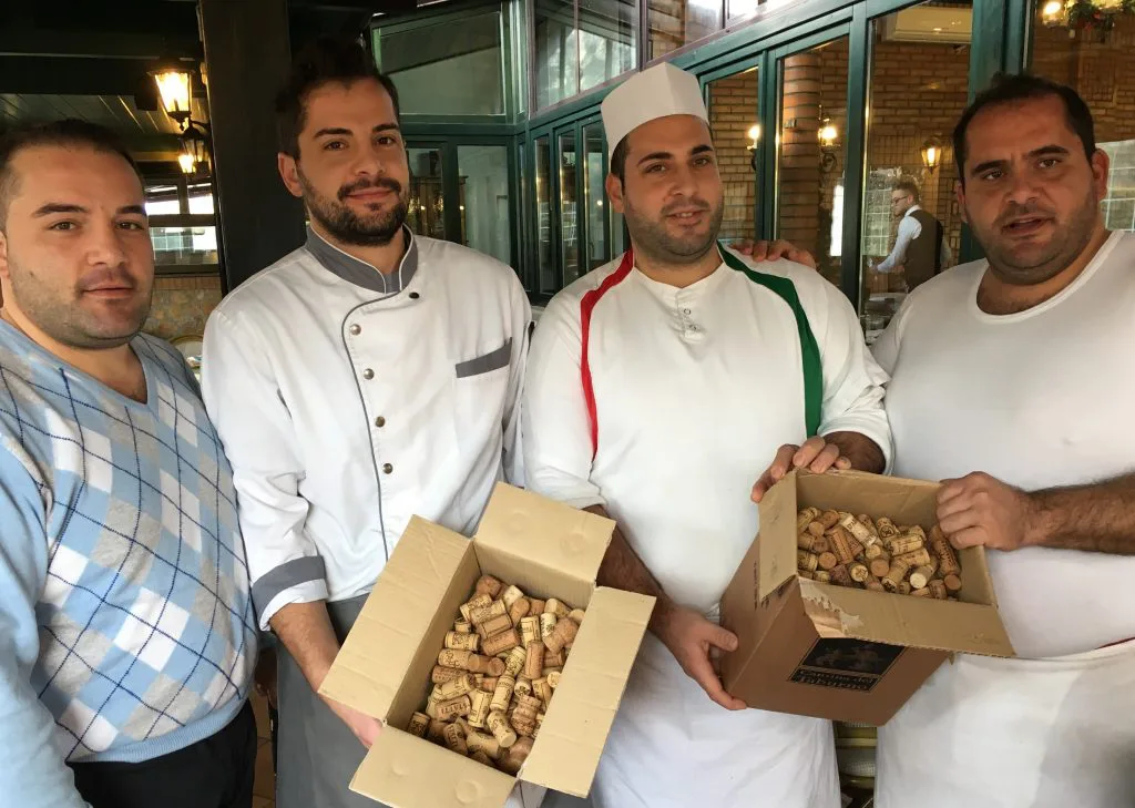 Salviamo i tappi di sughero delle bottiglie stappate a Natale come risorsa da rigenerare