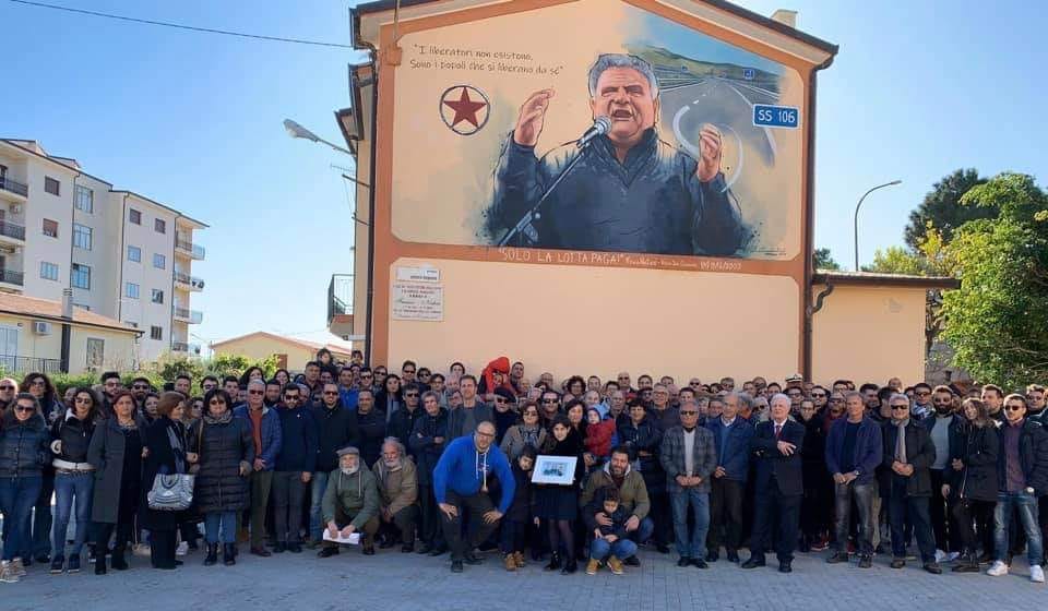 A Badolato Marina (Cz) un murales per Franco Nisticò e 34 pareti attendono di essere dipinte epicamente