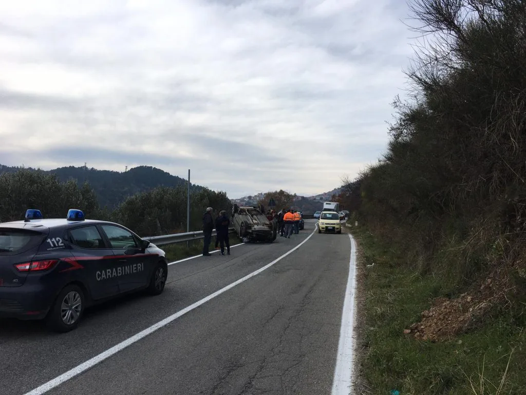 Sersale, spaventoso incidente sulla strada provinciale