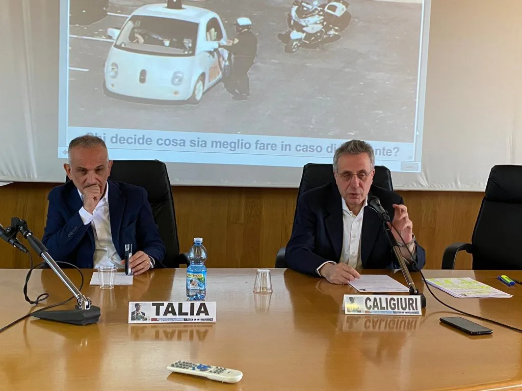 Domenico Talia al Master Unical: “L’universo digitale altera le persone e l’intelligence le riconnette con la realtà”