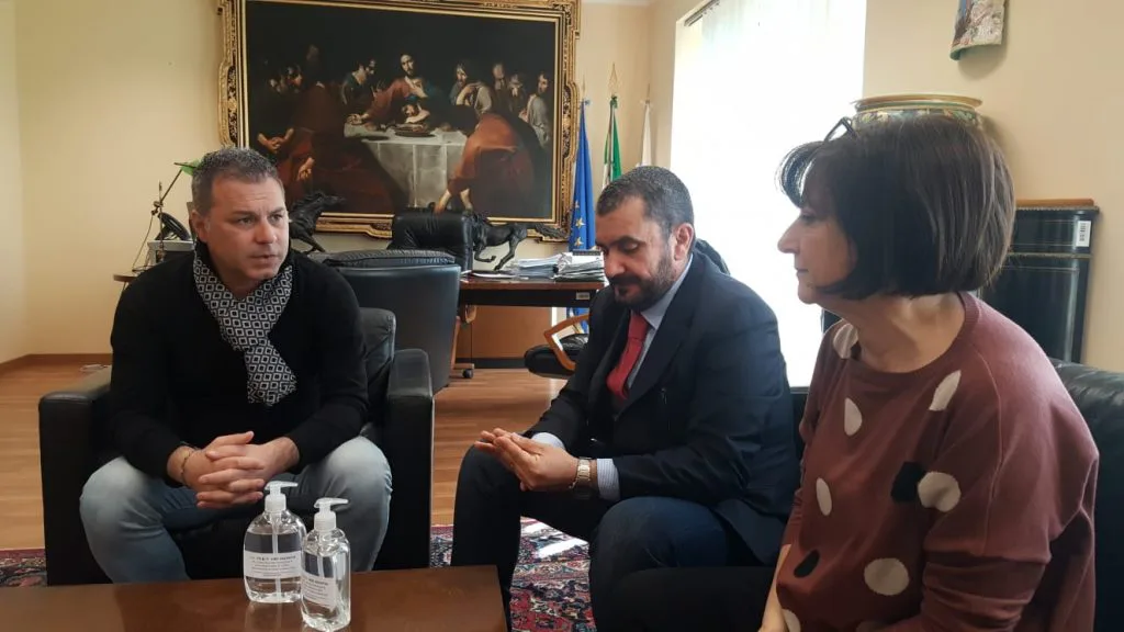 Amuchina prodotta dagli studenti dell’ITIS di Vibo Valentia donata alla Provincia