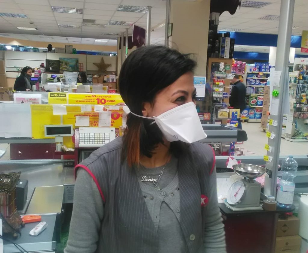 C’è un’Italia che rispetta le regole. L’esercito del sorriso