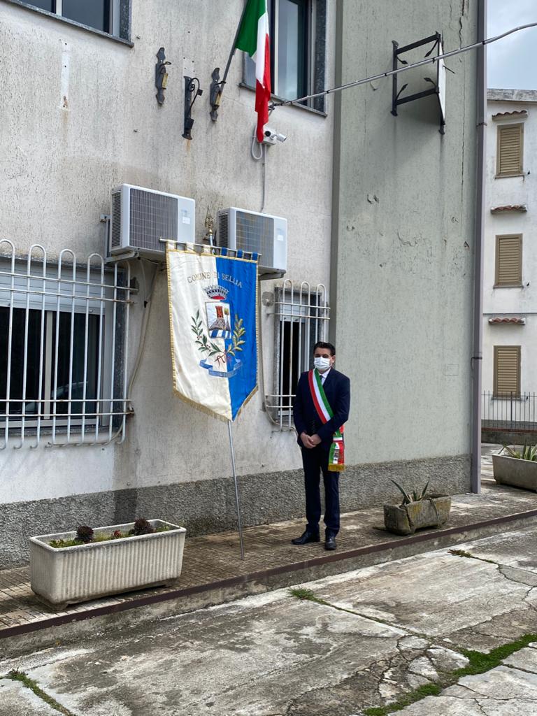 Sellia, saluto ai defunti e minuto di silenzio