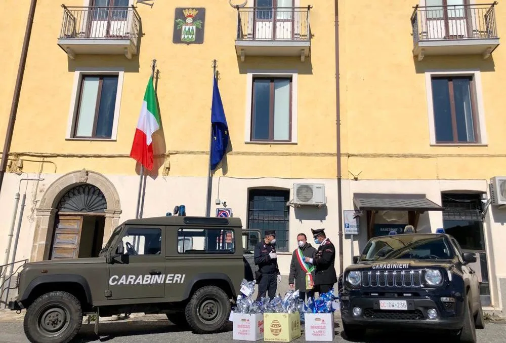 Serrastretta, per Pasqua consegnate in regalo oltre 200 uova di cioccolato calabrese ai bambini