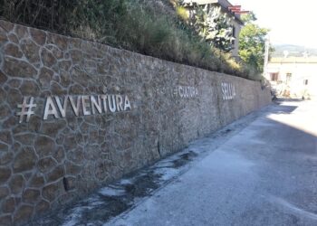 Sellia, nasce il muro degli hashtag