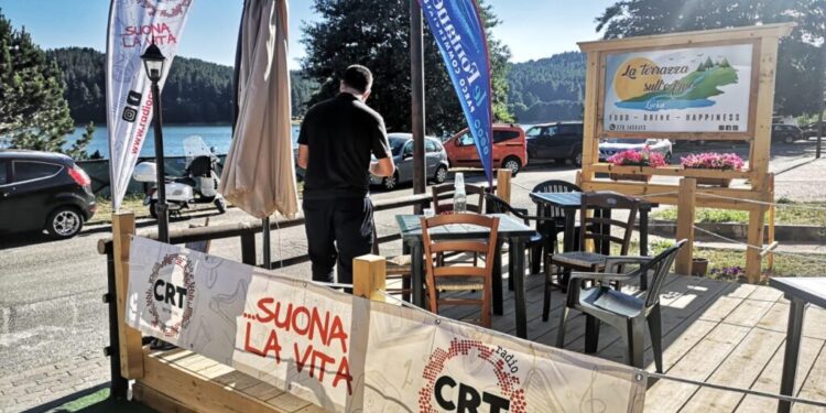 A Lorica in Sila gara di nuoto di fondo nelle acque del Lago Arvo, seguita da Radio CRT