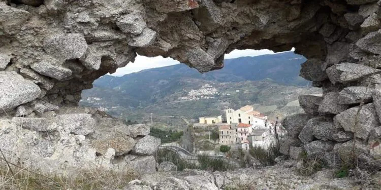Sellia, ecco il museo sulla scala Portabella: si punta a valorizzare la fortificazione medievale