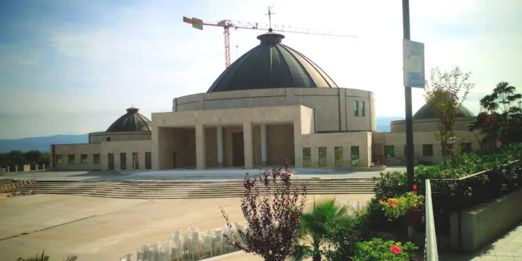 Riapre al culto la chiesa di Paravati, Tallini: “E’ un evento che dà speranza ai calabresi”