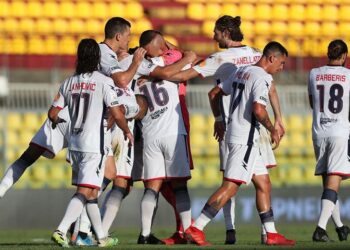 Gole”A”da Crotone a Livorno e festa promozione anticipata