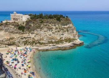 In uscita l’11esima guida turistica “Pronto Estate Costa degli Dei”