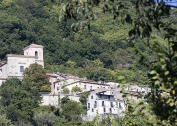 SciglianoMania-estate. Il mare in “montagna” conquista tutti / Il sindaco Raffaele Pane: «Il tutto nel rispetto delle regole»