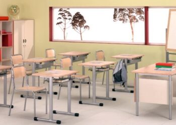 I banchi scolastici anti-virus prodotti dalla Camillo Sirianni sas di Soveria Mannelli