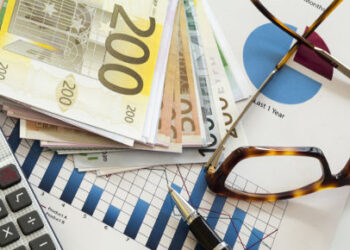 Retribuzioni insegnanti tra le più basse in Europa. Lo dice anche l’ultimo rapporto “Education at glance 2019”