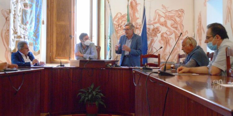 Incontro sull’ospedale tra i sindaci del Reventino-Savuto e il consigliere regionale Sinibaldo Esposito