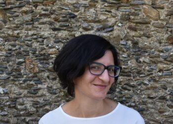 “In fondo al mar” di Martina Cerra: un romanzo tra il fantastico e il reale che tocca le corde dell’anima