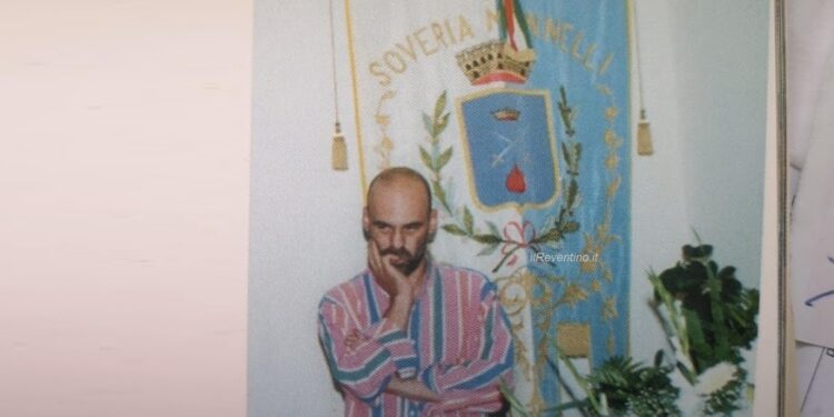 Giordano Bruno Guerri ex assessore di Soveria Mannelli riceve un premio a Udine