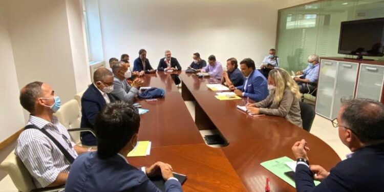 Lavoro, Orsomarso incontra i sindacati. Al centro l’emergenza occupazionale legata al covid