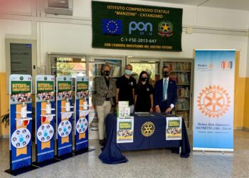 Rotary Club Catanzaro dona presidi anti covid all’istituto comprensivo “Manzoni”