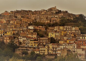 “I paesi hanno bisogno di noi”, amorevole pensiero di Luigi Guzzo per la sua Tiriolo