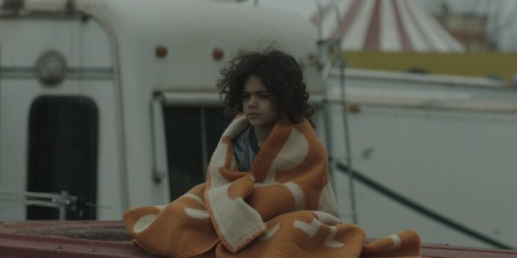 L’inverno dei giostrai e un bambino che recita vivendo