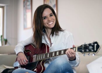 “Non mi fai paura”, il debutto musicale della decollaturese Valentina Sacco (VIDEO)