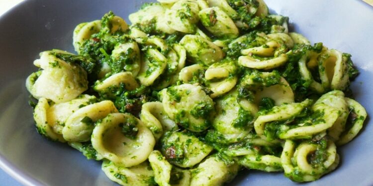 Le ricette di Piero Cantore: Pesto con cime di rapa