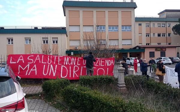 L’ospedale va in auto: un corteo di protesta per l’ospedale del Reventino