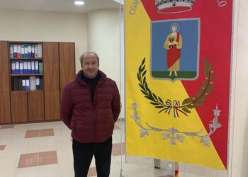 Il comune di San Pietro Apostolo ha il suo gonfalone