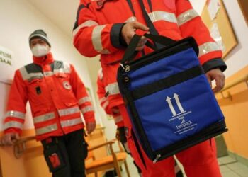 Vaccino anti-covid, in Calabria è ripartita la somministrazione: arrivate 15mila dosi